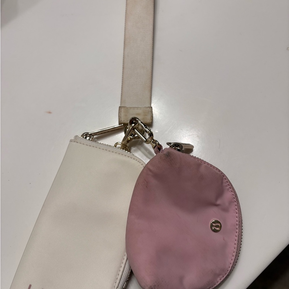 Lululemon wristlet set